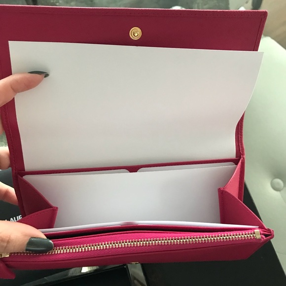 Saint Laurent Belle du Jour wallet in Fuchsia - Picture 8 of 8